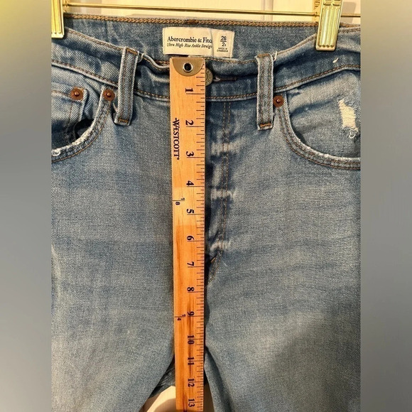ABERCROMBIE & FITCH CURVE LOVE 26 Ultra High Rise Ankle Straight Destroyed Jeans - Picture 3 of 10